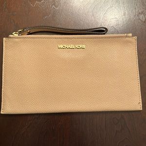 Micheal Kors Wrislet
